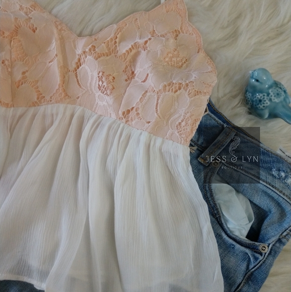 🆕Blush/White Lace Peplum Tank Top - Picture 9 of 16